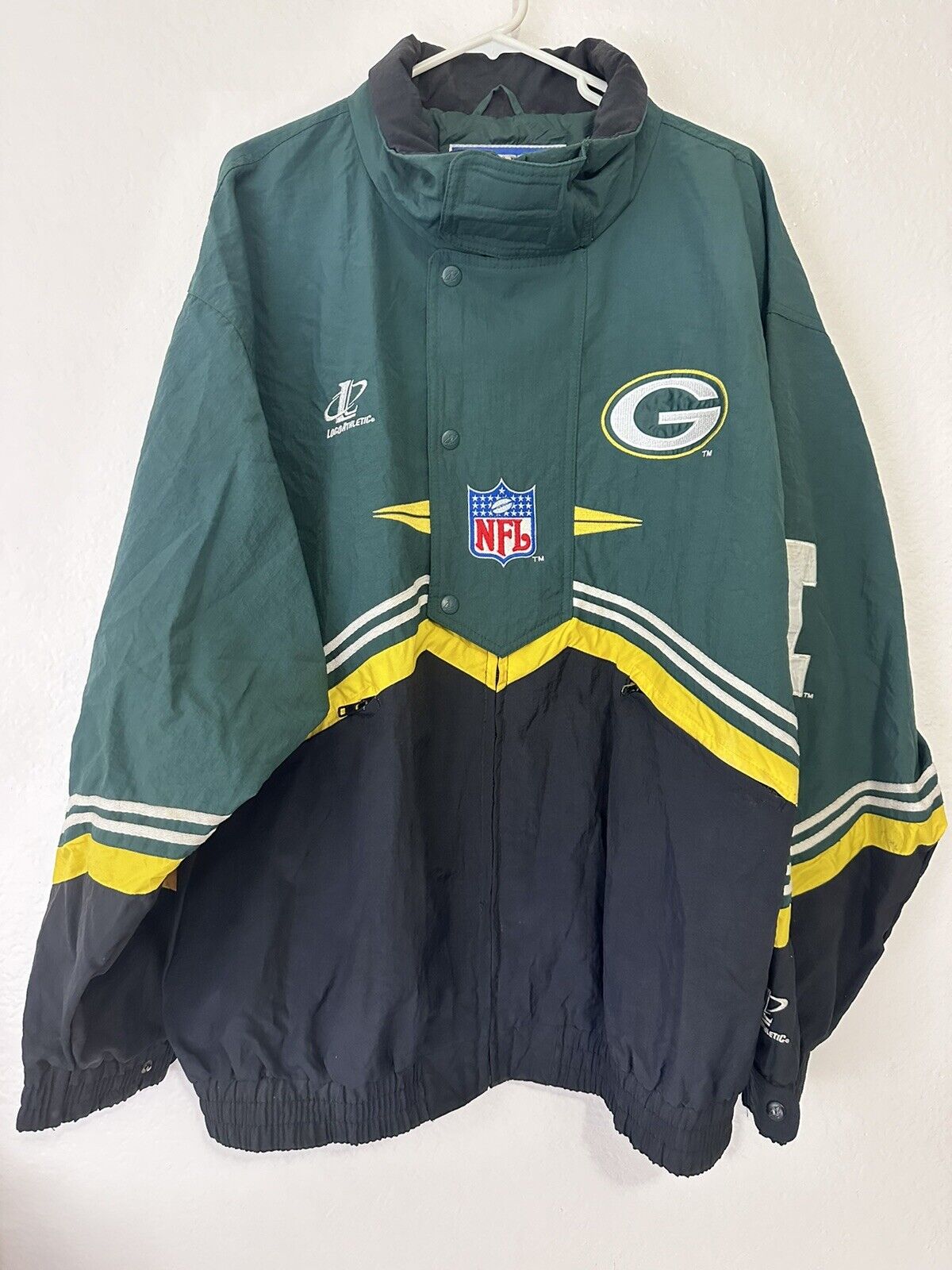 Vintage 1990s Green Bay Packers NFL Pro Line Puffer Jacket - XL Authentic Team Gear - TreasuTiques