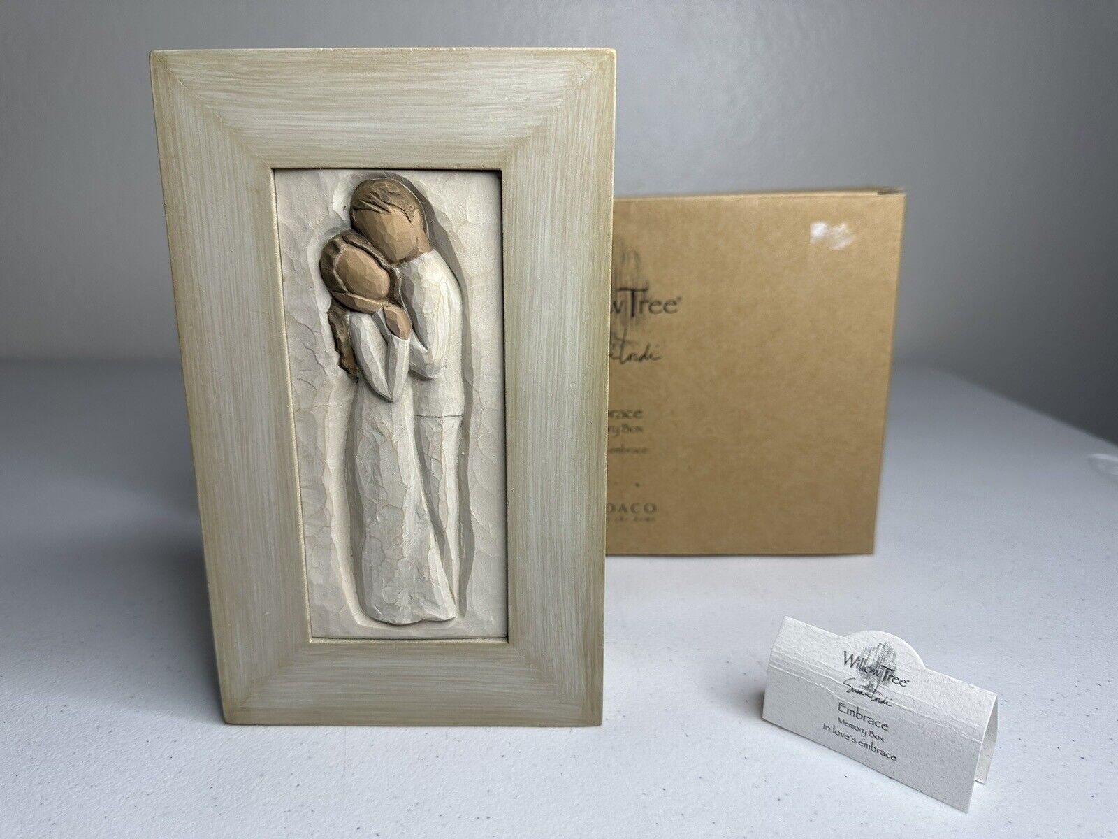 Willow Tree 'In Love's Embrace' Memory Box by Susan Lordi, 2005 - Exquisite Keepsake for Cherished Moments - TreasuTiques