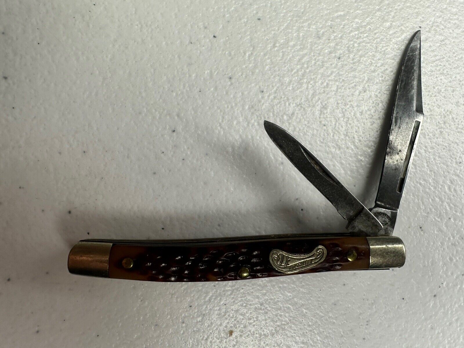 Vintage Frontier 4021 Double Blade Folding Knife – Collectible Pocket Knife with Wobbly Blade - TreasuTiques
