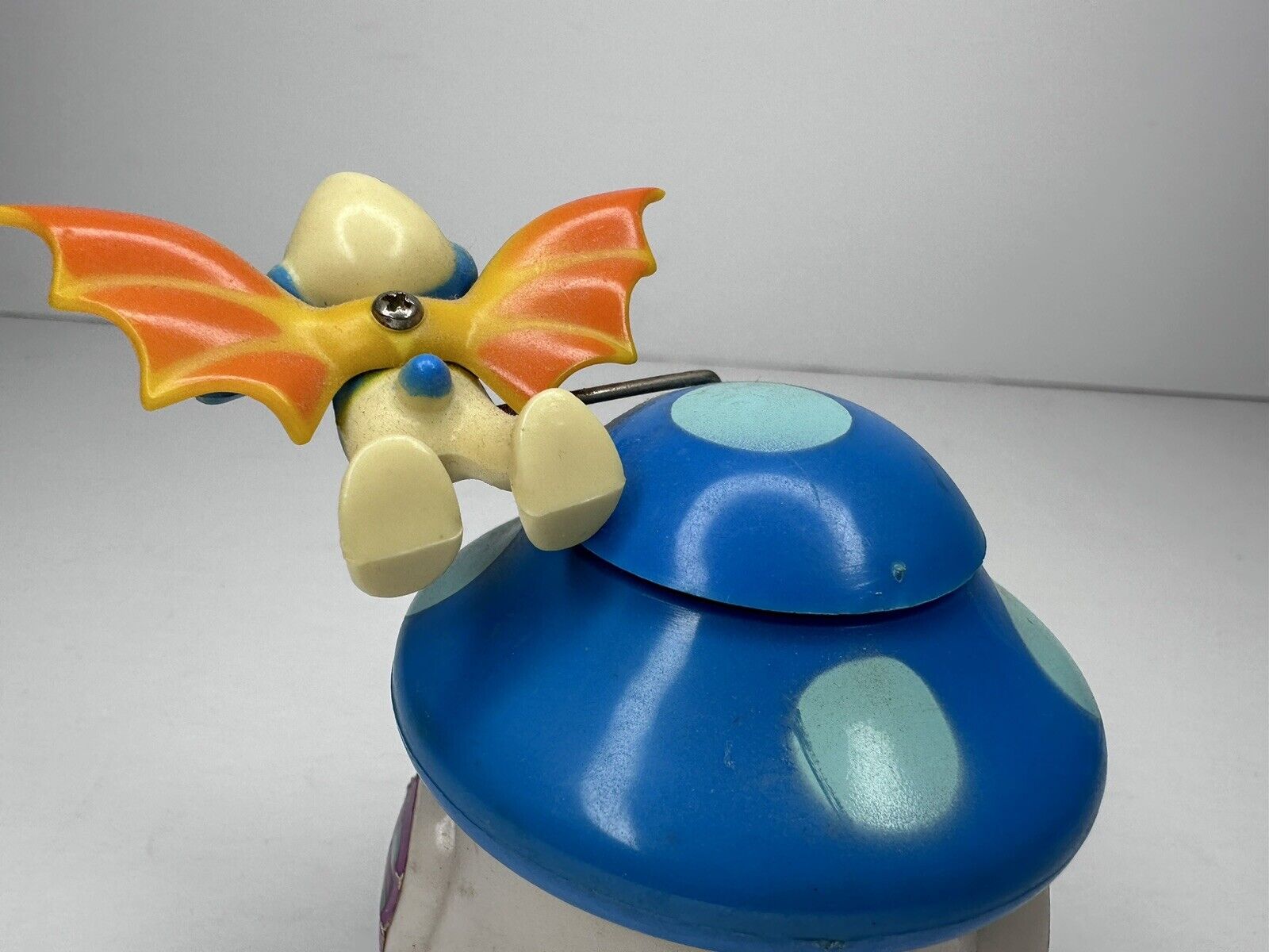 1982 Vintage Smurf Fun House Flying Vampire Wind-Up Toy - A Classic Collectible for Nostalgia Enthusiasts - TreasuTiques