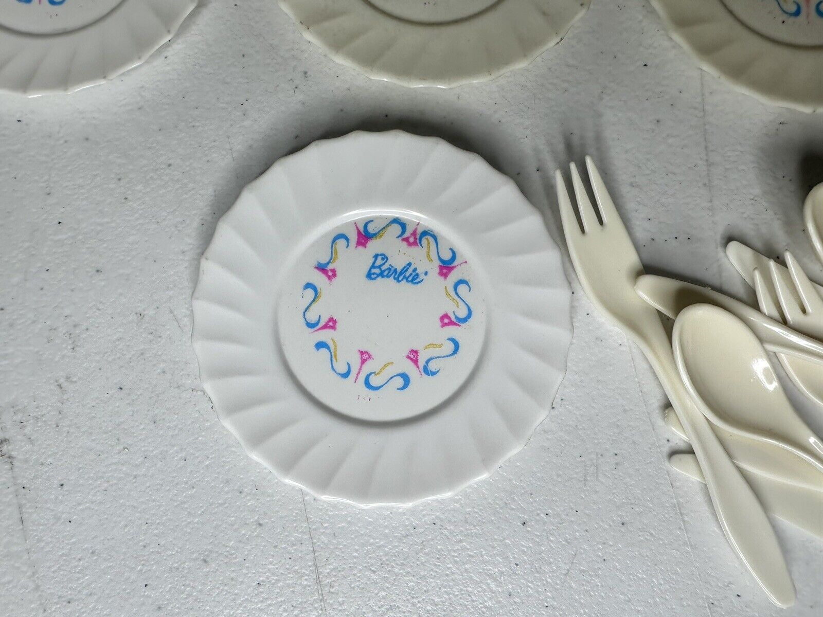 Rare Vintage Barbie HG NYC Collectible Paper Plates and Matching Cutlery Set - Party Dish Set - TreasuTiques