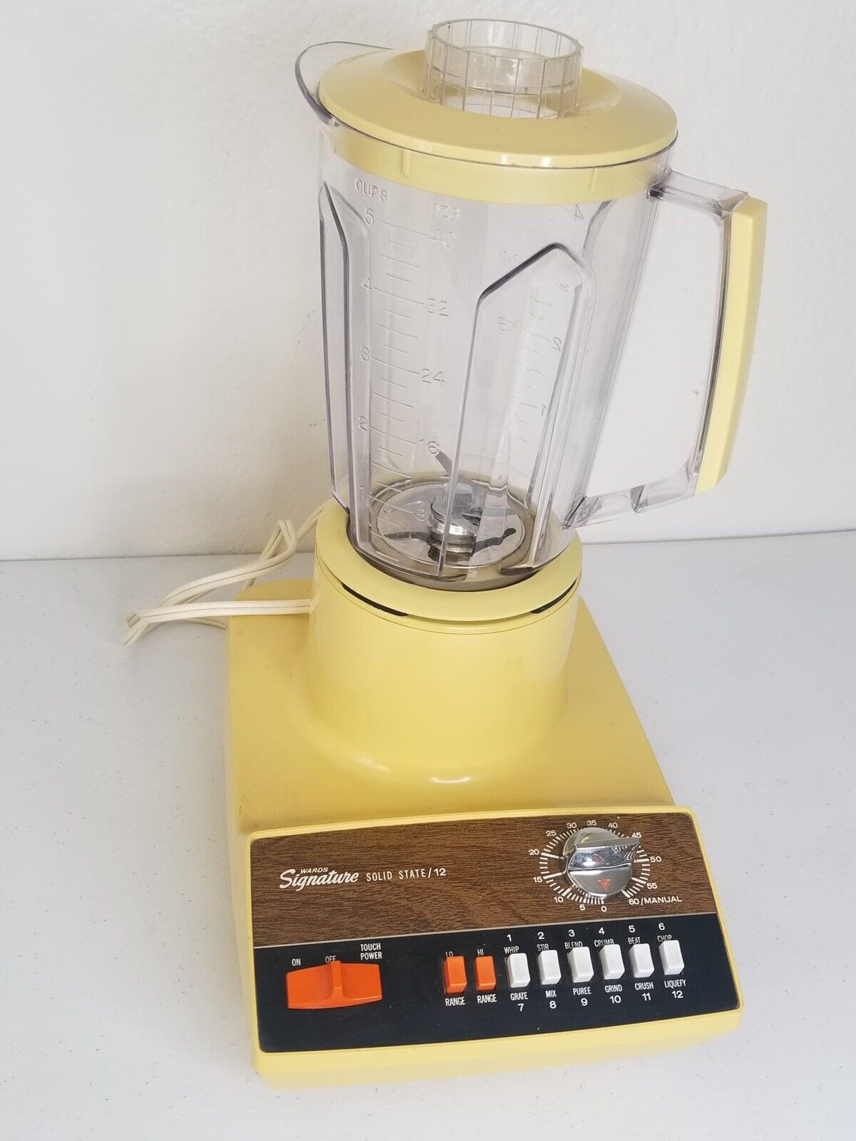 1970s Montgomery Ward Signature Solid State 12 Blender VNS 45804 - Vintage Yellow - TreasuTiques