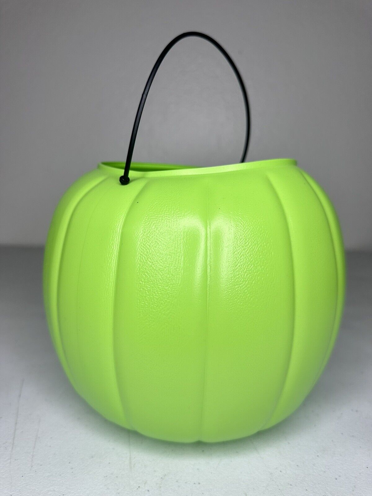 Retro Lime Green Halloween Pumpkin Bucket - General Foam Plastics Vintage Trick-or-Treat Pail - TreasuTiques