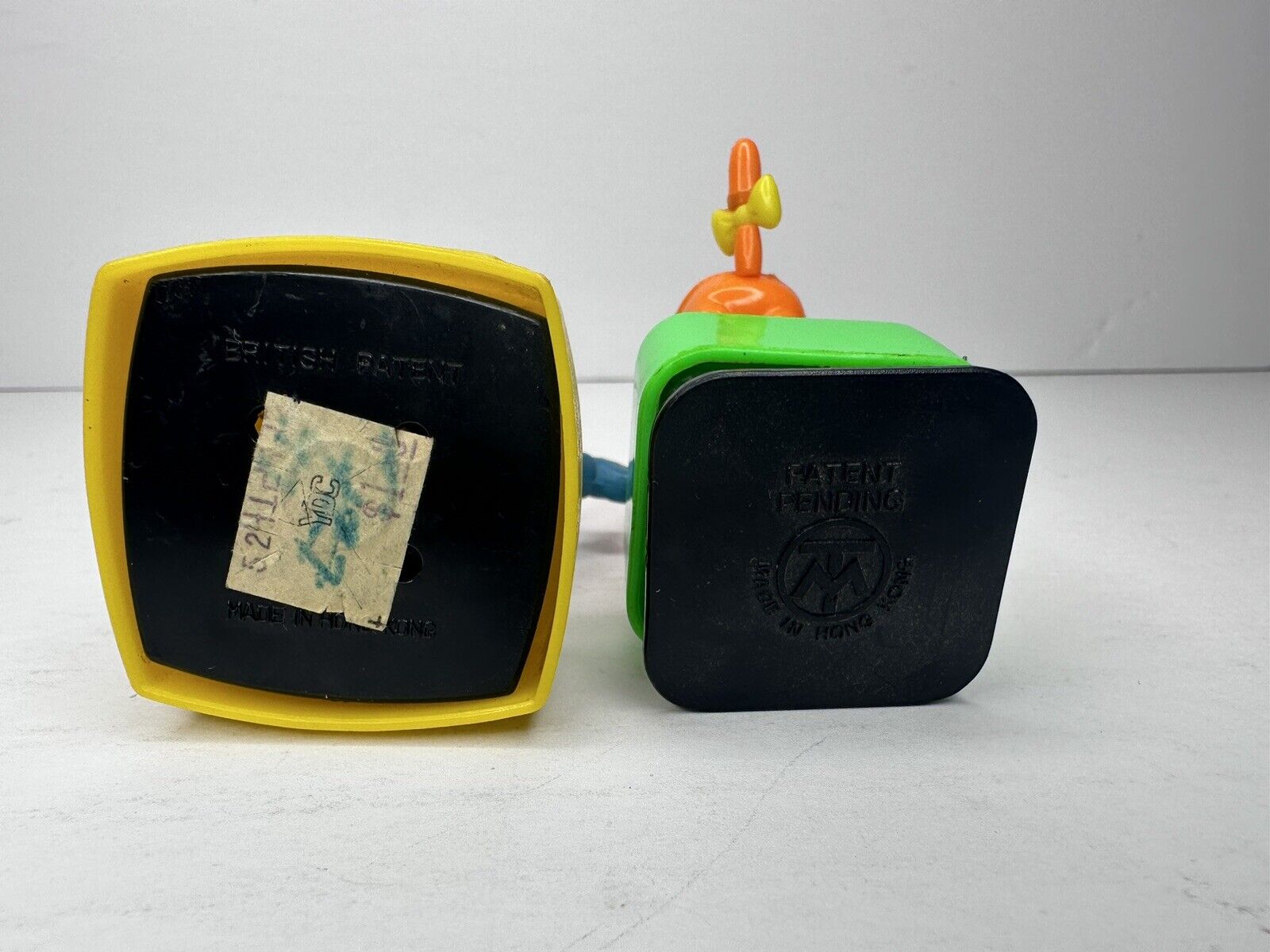 Vintage 1980s Smurf & Giraffe Push Button Puppet Helm Set - Retro Collectible Toys - TreasuTiques