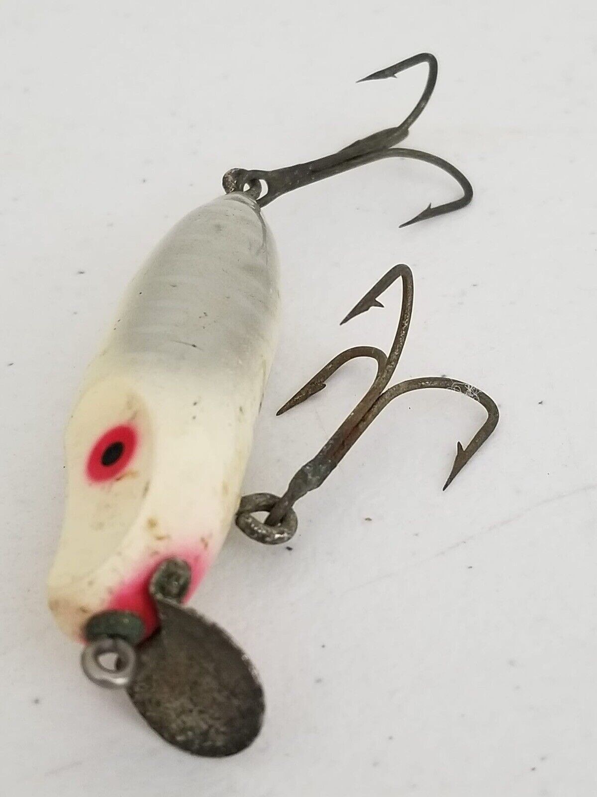Rare Vintage Red & White Floating Fishing Lure with Dual Treble Hooks - Collectible Angler's Delight - TreasuTiques
