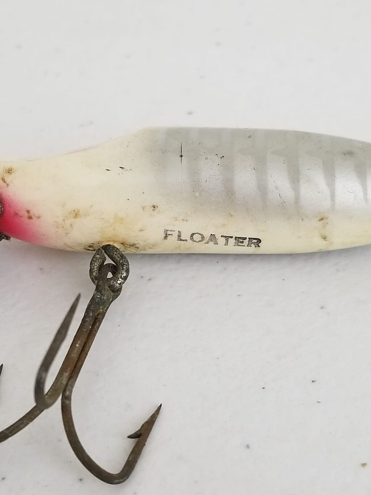 Rare Vintage Red & White Floating Fishing Lure with Dual Treble Hooks - Collectible Angler's Delight - TreasuTiques