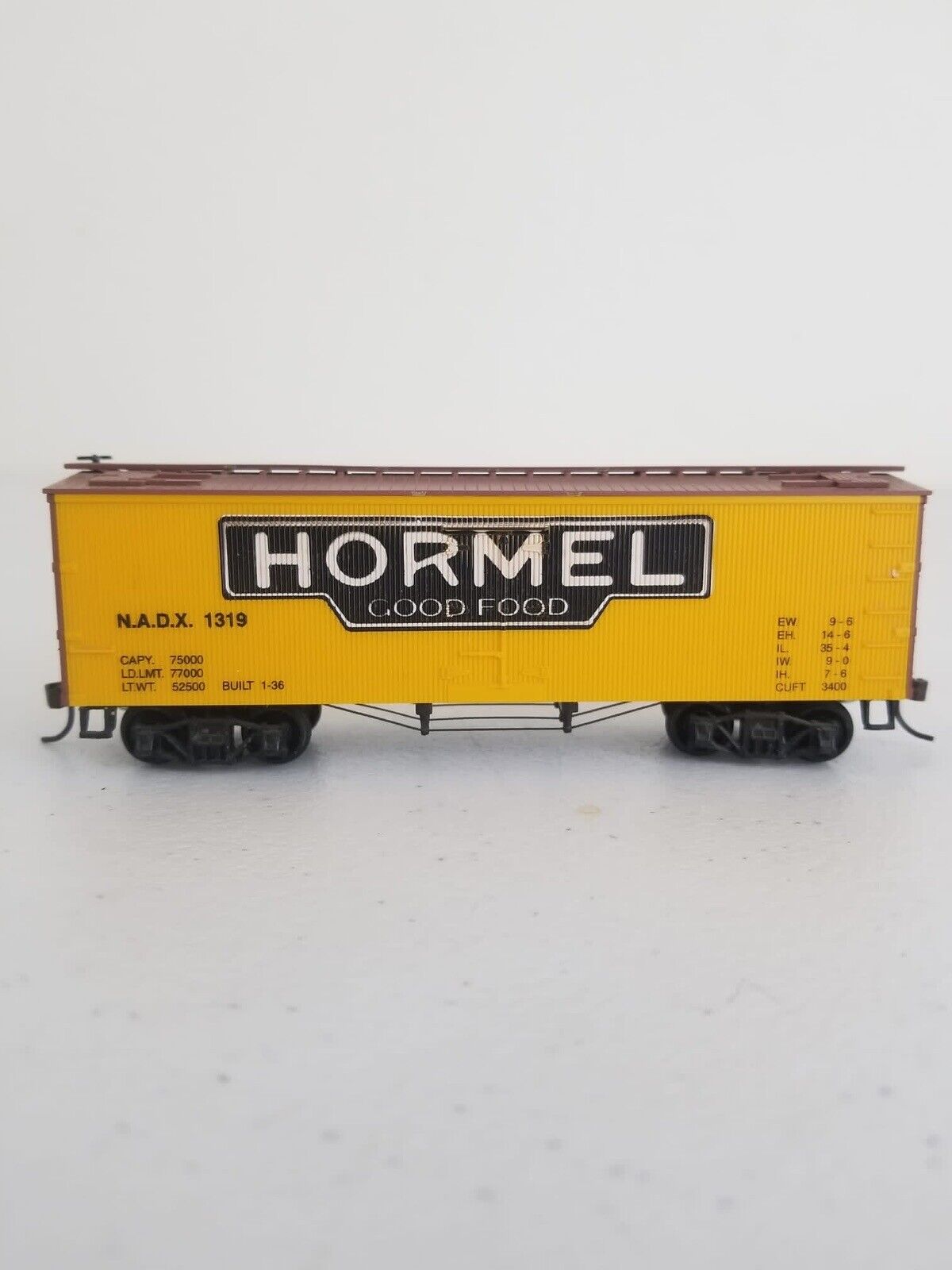 Vintage Train Car Lot: Snickers, Hormel, Southern Pacific - 6 Collectible Boxcars - TreasuTiques