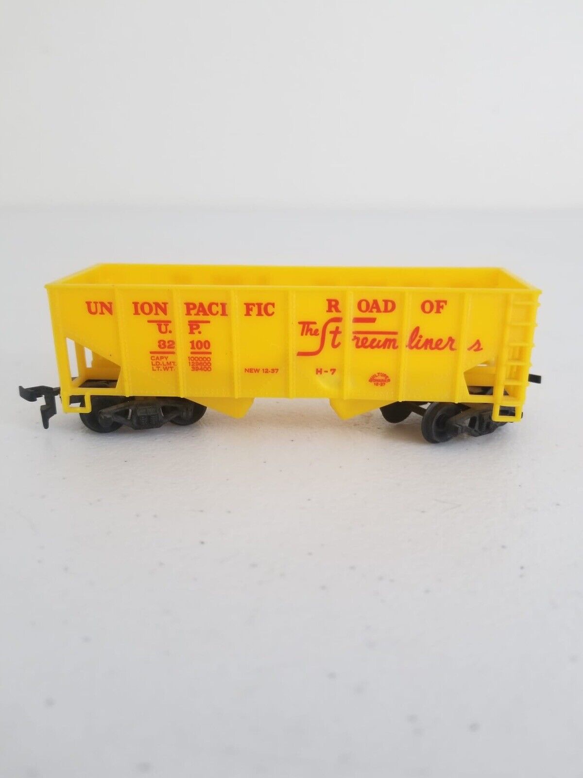 Vintage Train Car Lot: Snickers, Hormel, Southern Pacific - 6 Collectible Boxcars - TreasuTiques