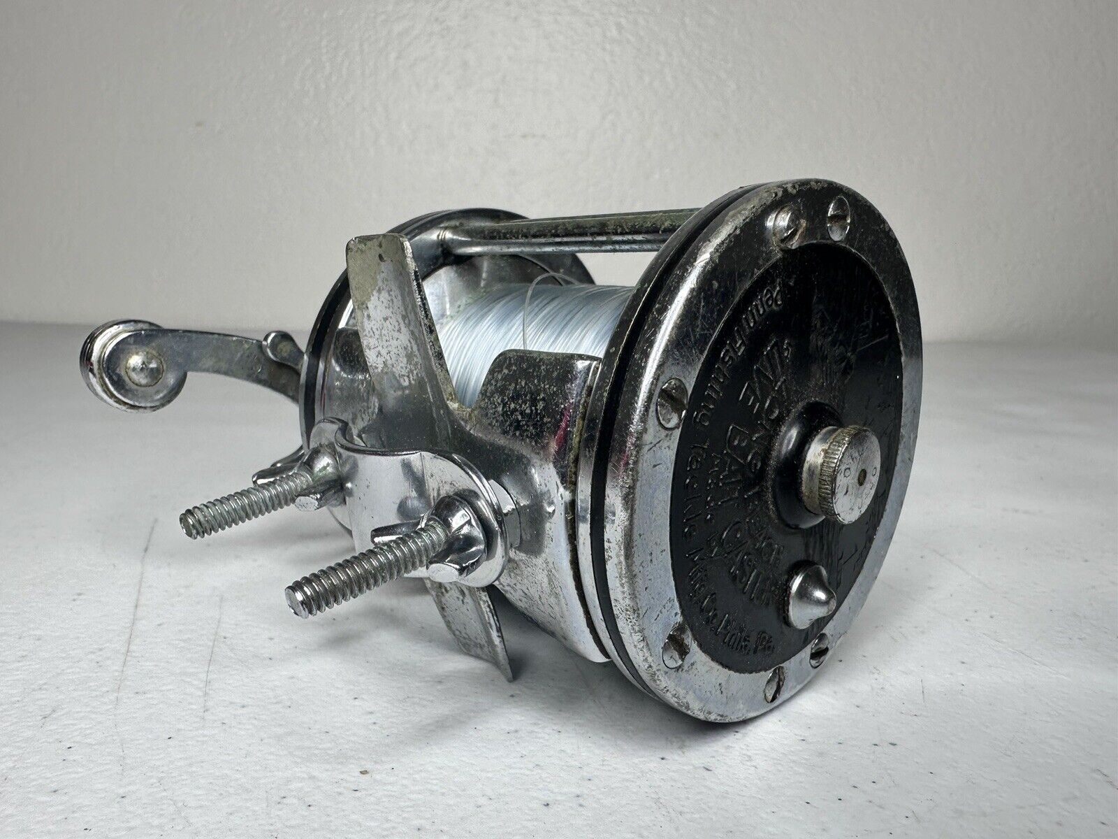 Vintage 1940s Penn 259 Live Bait Caster Reel - Smooth Action Long Beach Fishing Reel with Dark Brown Handle - TreasuTiques