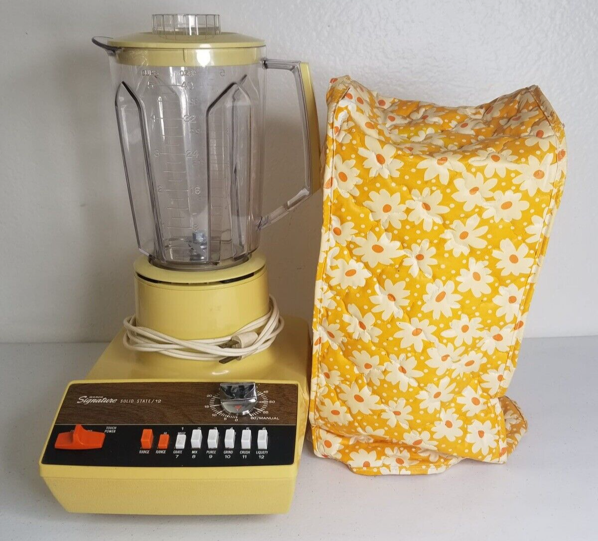 1970s Montgomery Ward Signature Solid State 12 Blender VNS 45804 - Vintage Yellow - TreasuTiques