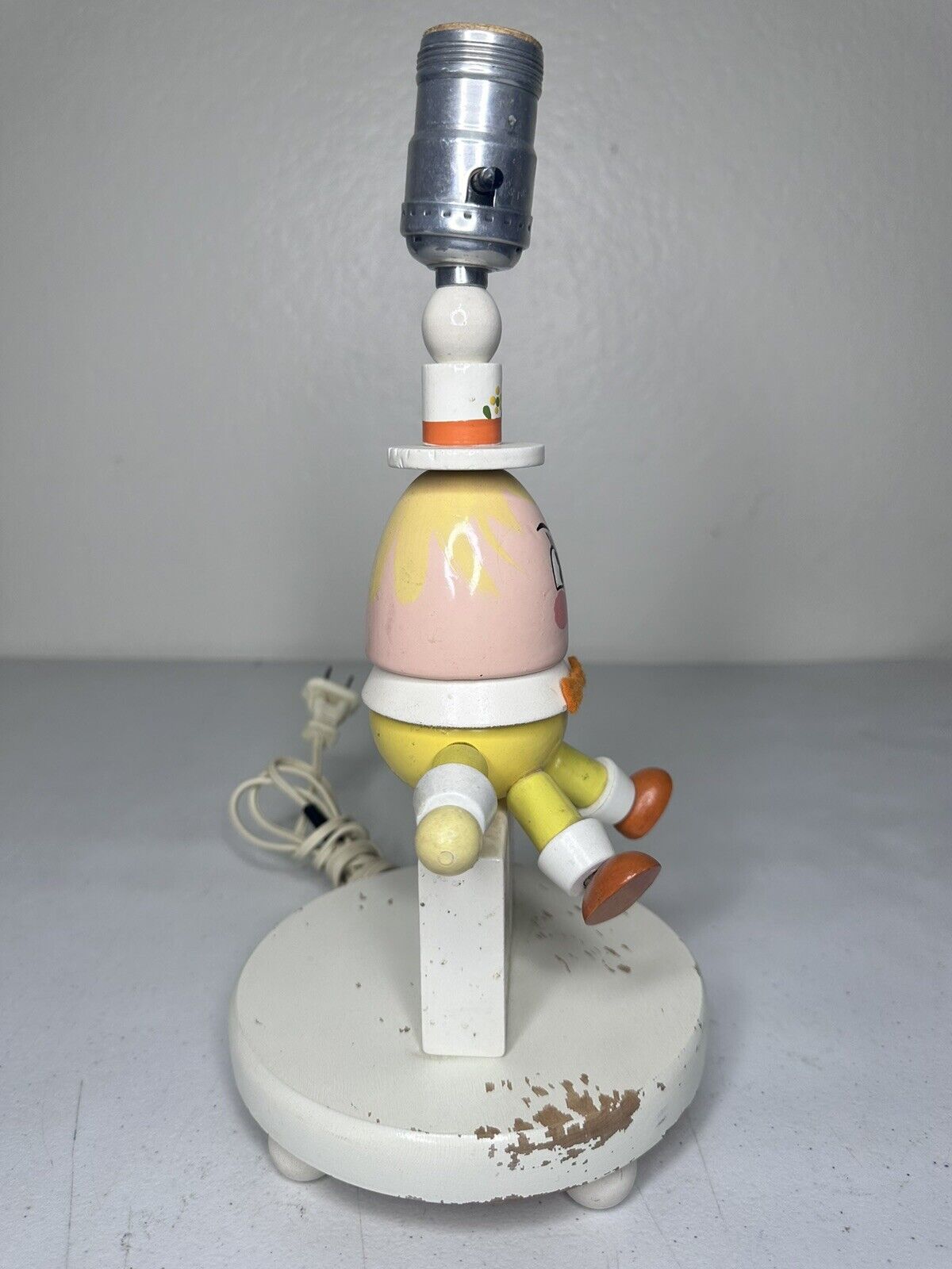 Charming Vintage 1960s Humpty Dumpty Nursery Lamp - Retro Wood & Plastic Bedside Decor - TreasuTiques