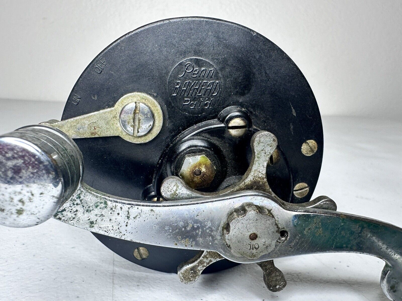 Vintage 1930s-40s Penn Bayhead Fishing Reel - High-Durability, Collectible Angling Gear - TreasuTiques