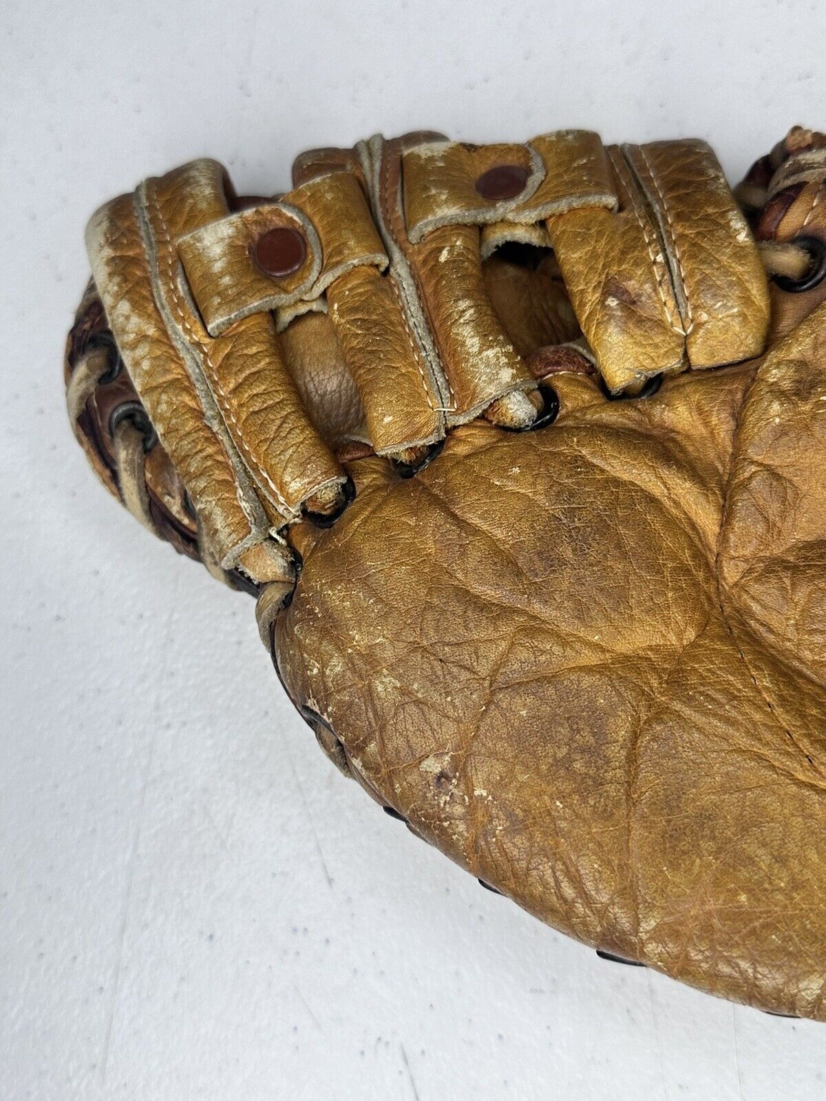 Vintage LHC Baseball Glove Model 508 - Collectible 1940s Leather Sports Memorabilia - TreasuTiques