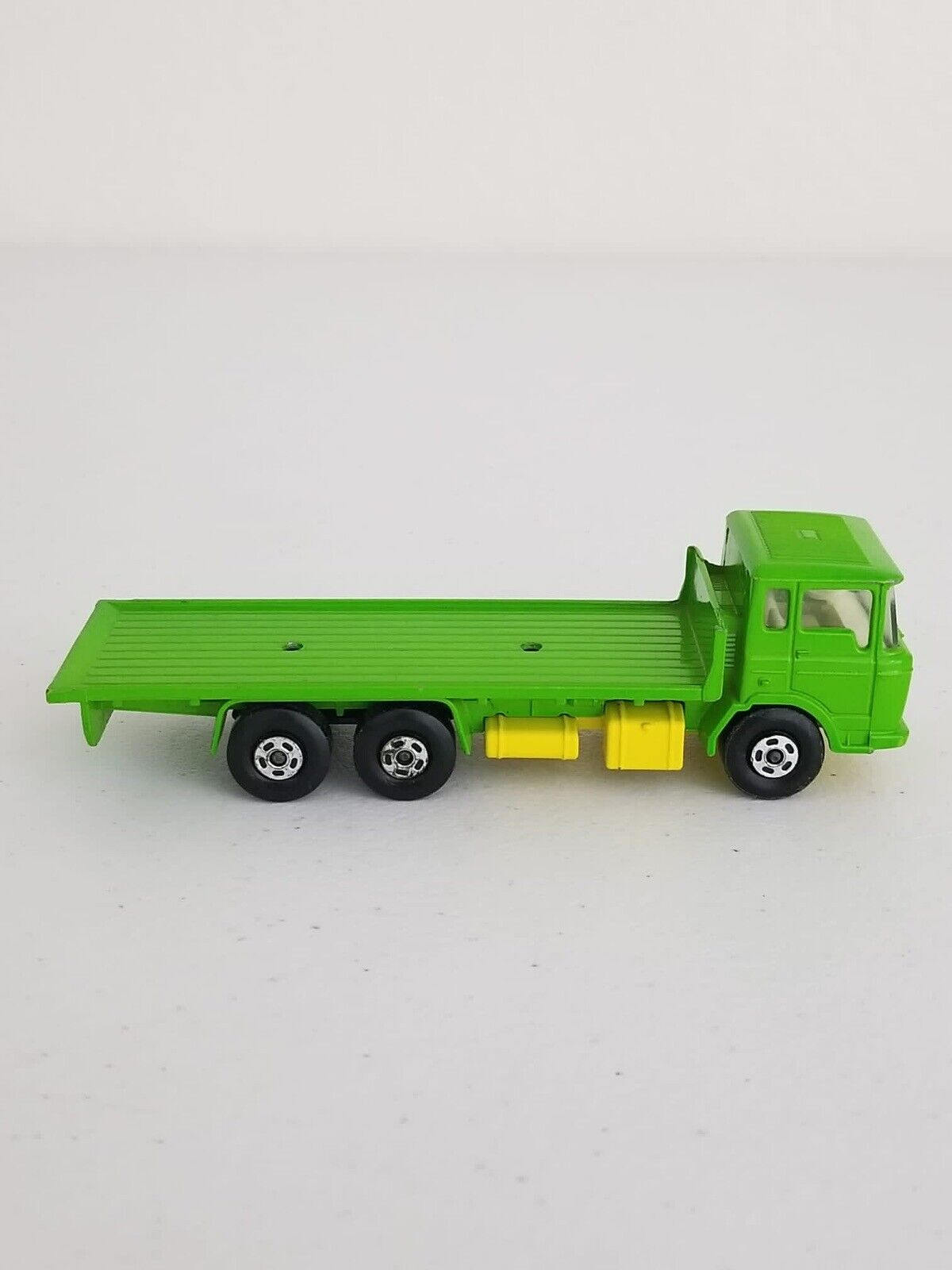 Matchbox Super Kings DAF Truck K-13/20 from 1971 - Vintage Classic Toy Vehicle with Original Green and Yellow Design - TreasuTiques