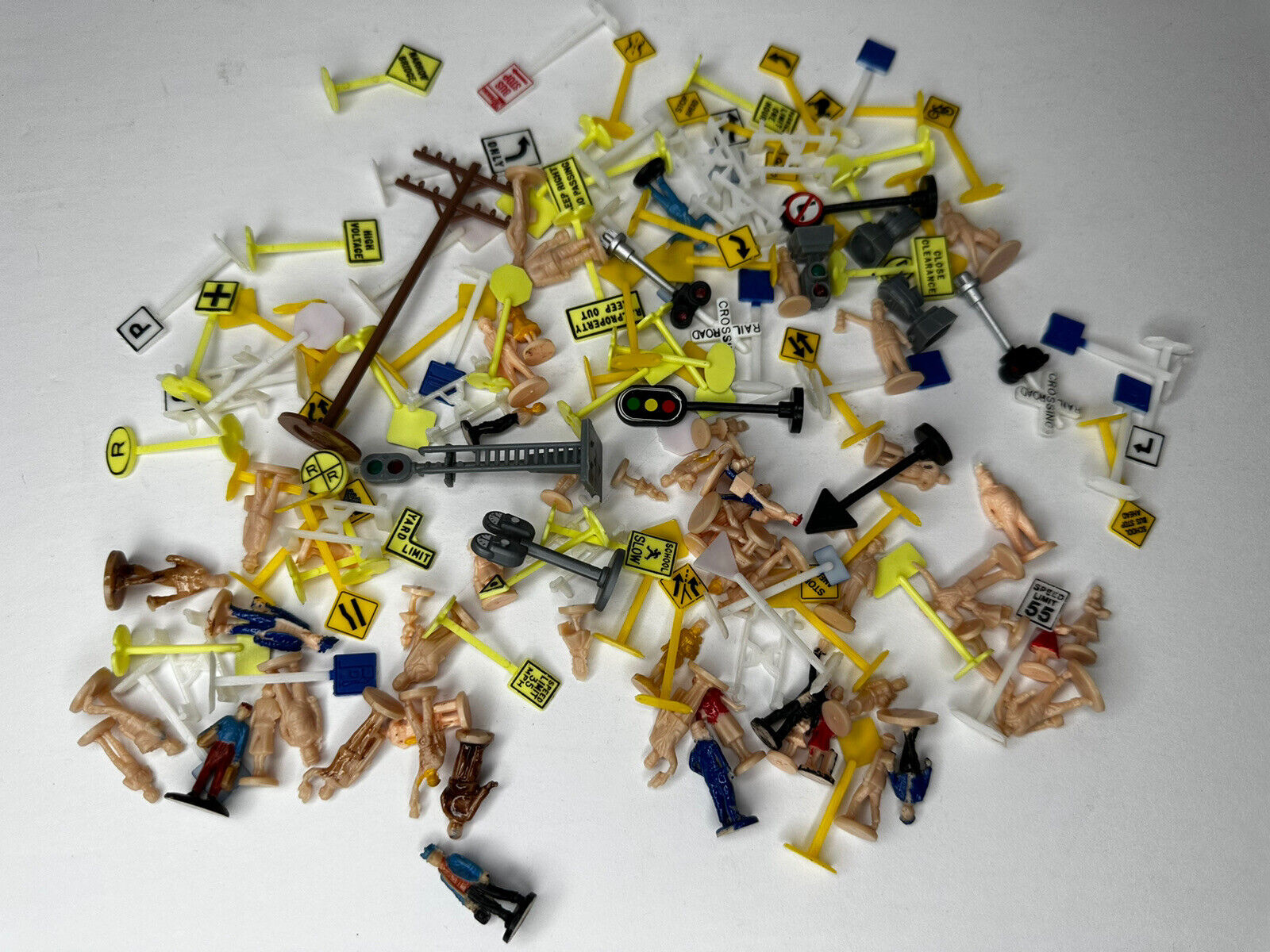 Vintage HO Scale Miniature People & Railway Stop Signs Set - 120+ Figures - TreasuTiques