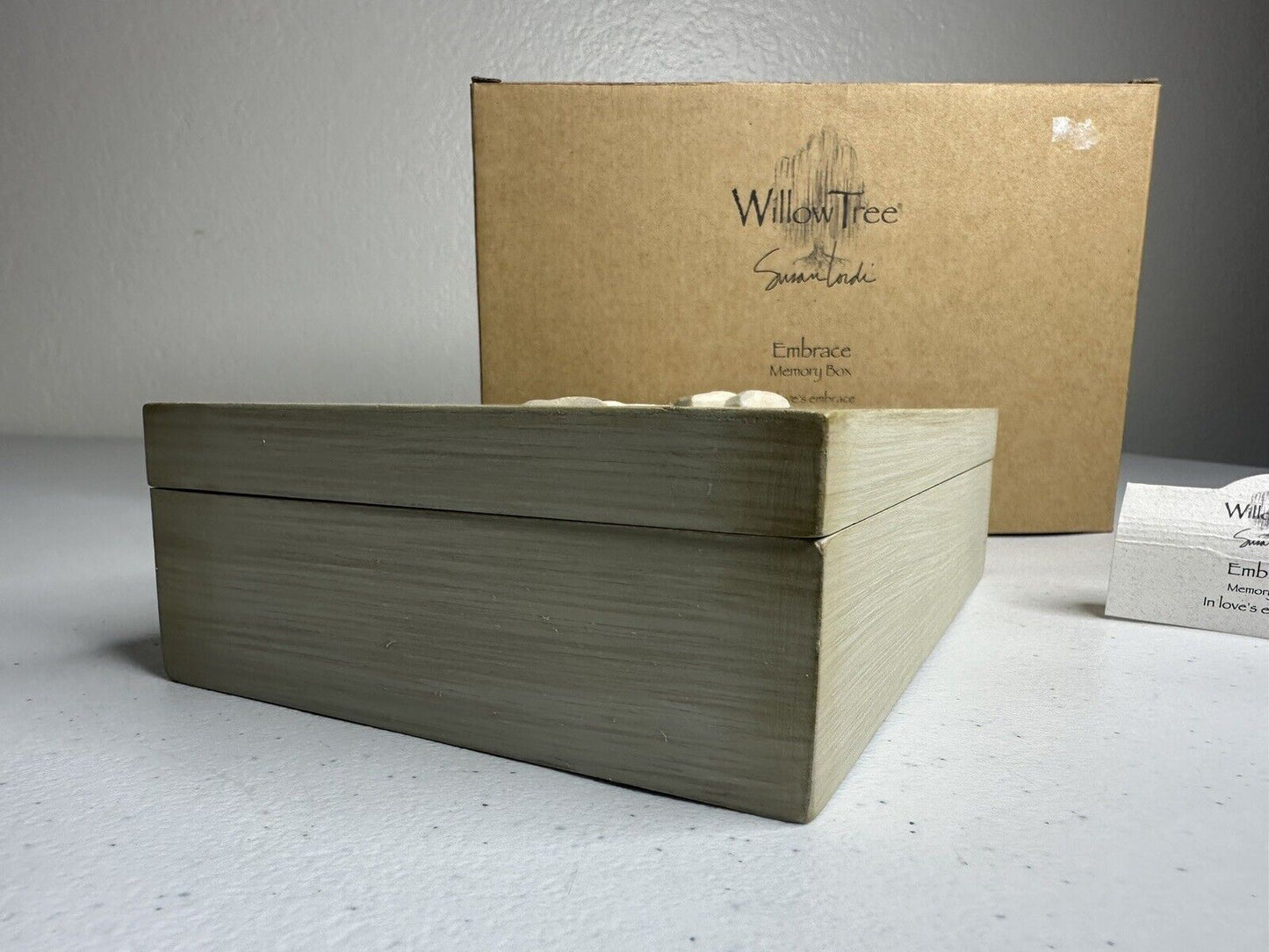 Willow Tree 'In Love's Embrace' Memory Box by Susan Lordi, 2005 - Exquisite Keepsake for Cherished Moments - TreasuTiques