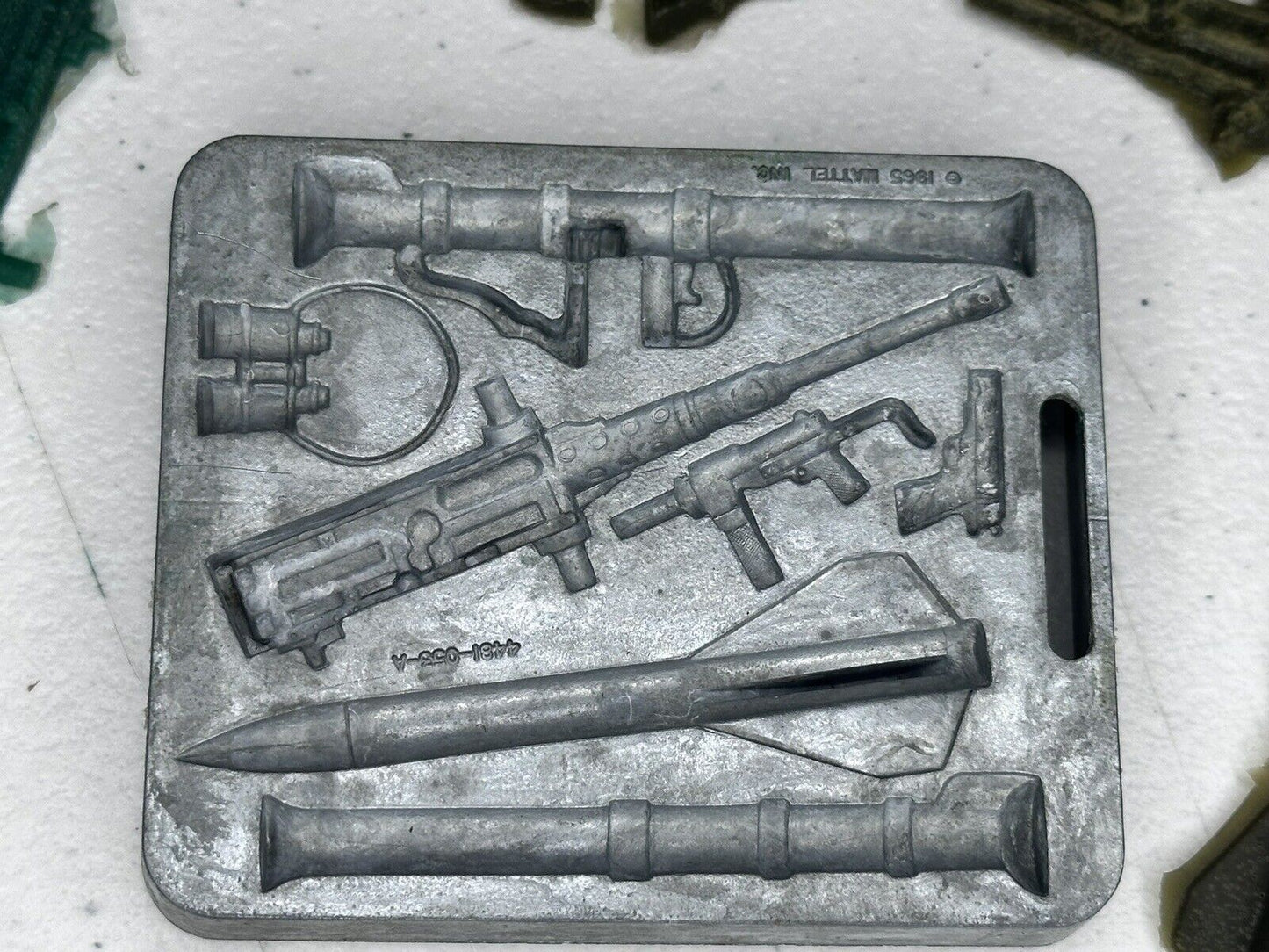 Vintage 1965 Mattel Thingmaker Weapons Molds Set - Rare Collectible with Original Plastigoop - TreasuTiques