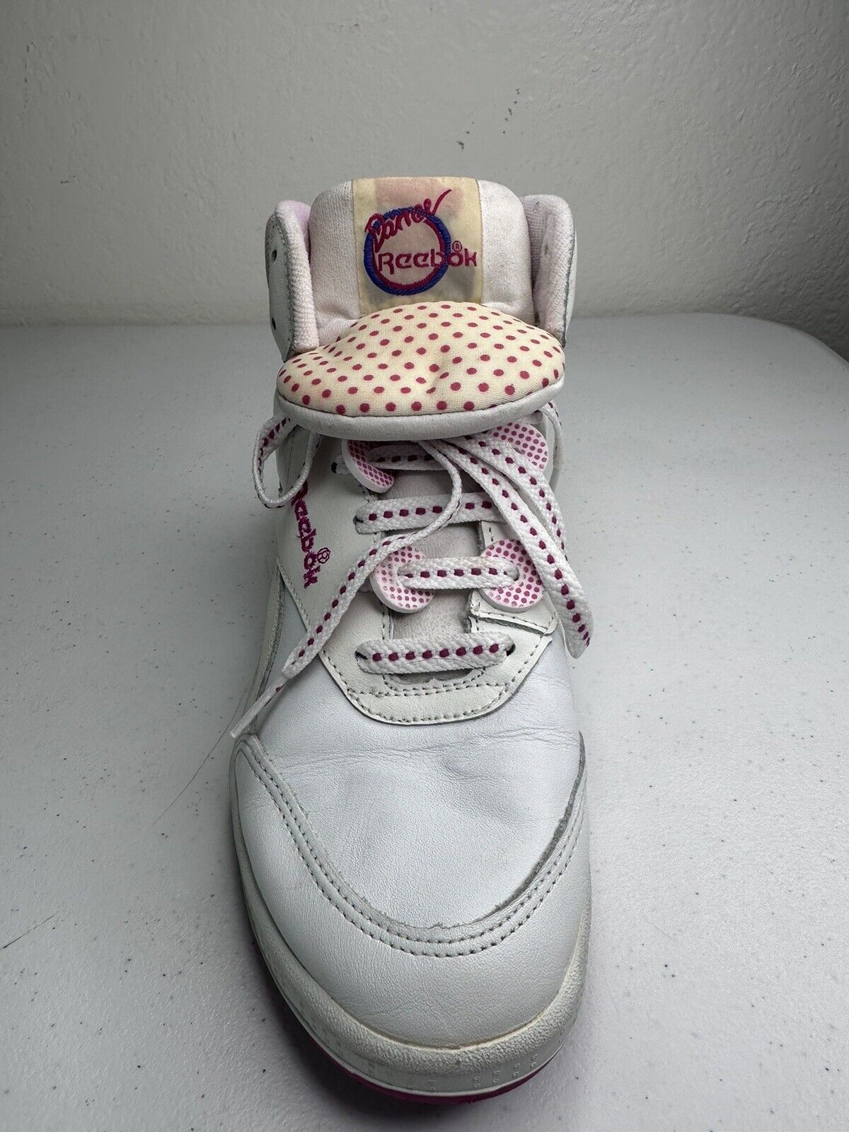 Vintage 1980s Reebok Freestyle Hi-top Dance Sneakers, Women's Size 5 - Iconic Pink & White Retro Athletic Shoes - TreasuTiques