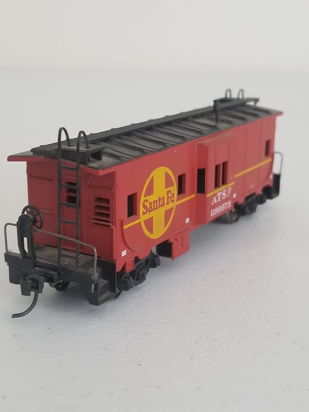 Authentic Bachmann Vintage Model Train Car Lot - Santa Fe Caboose, SP & NP Box Cars, Collectibles - TreasuTiques