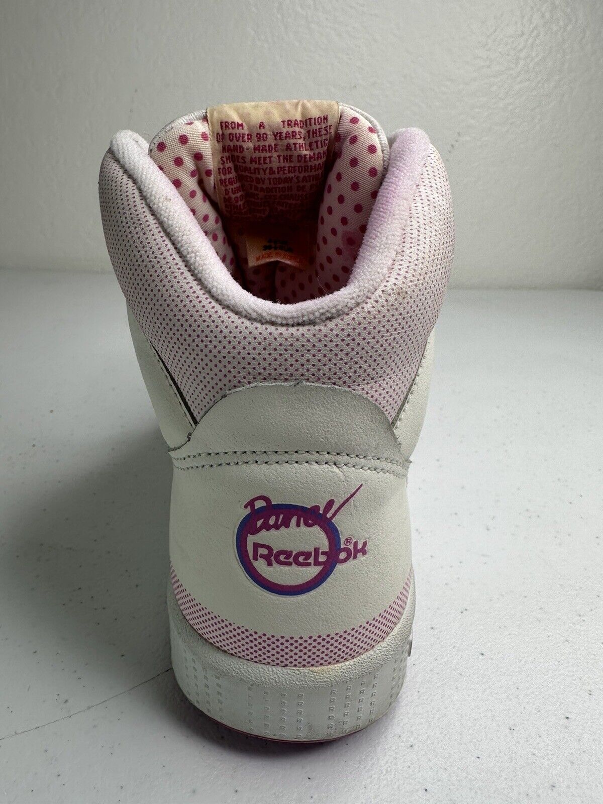 Vintage 1980s Reebok Freestyle Hi-top Dance Sneakers, Women's Size 5 - Iconic Pink & White Retro Athletic Shoes - TreasuTiques