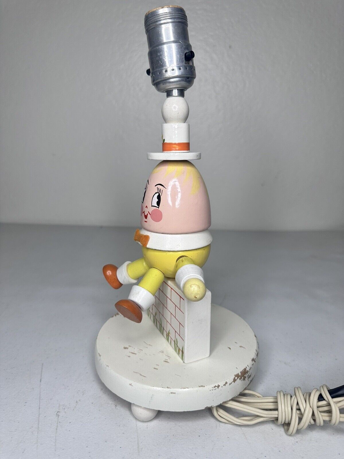 Charming Vintage 1960s Humpty Dumpty Nursery Lamp - Retro Wood & Plastic Bedside Decor - TreasuTiques