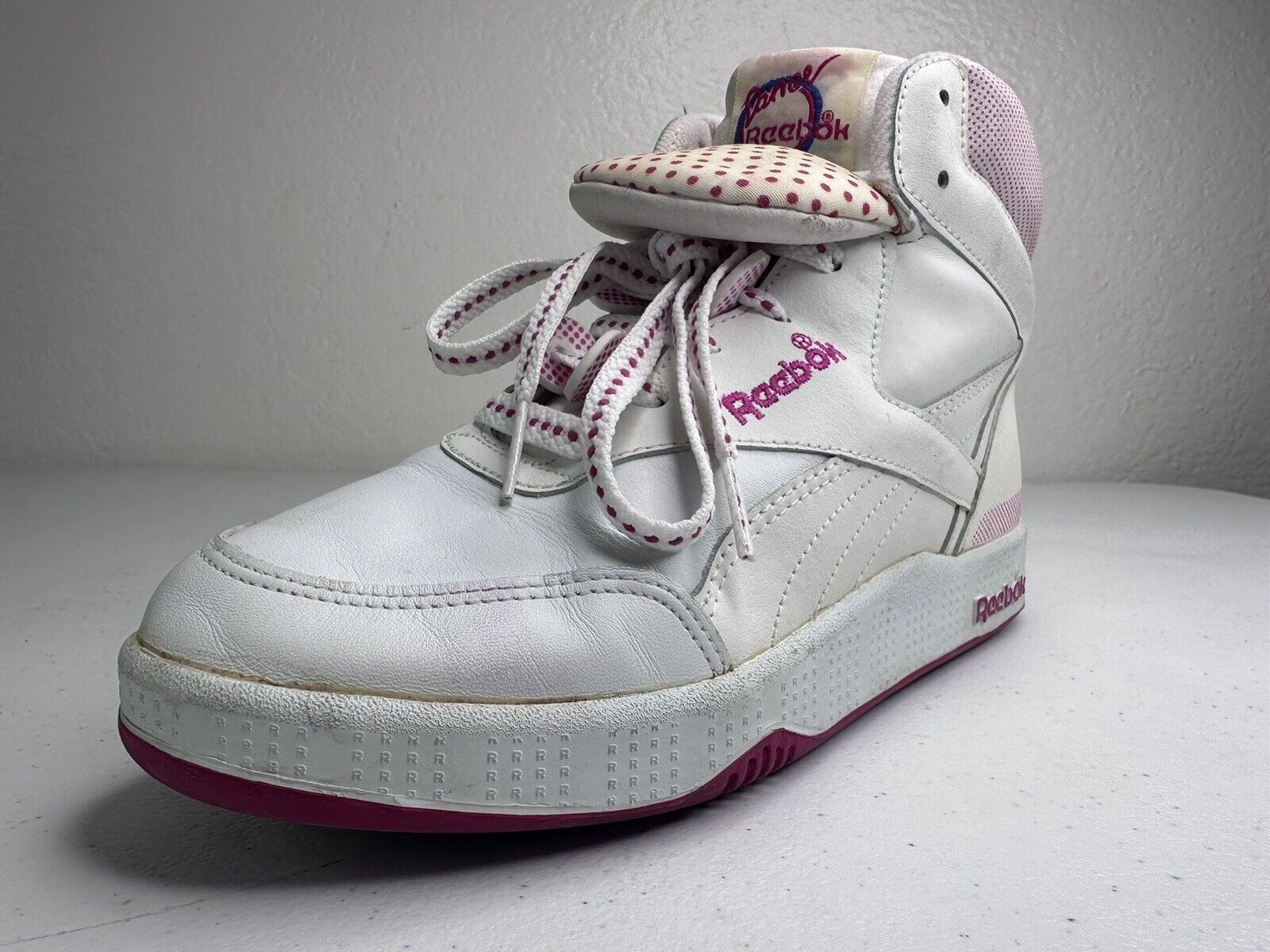 Vintage 1980s Reebok Freestyle Hi-top Dance Sneakers, Women's Size 5 - Iconic Pink & White Retro Athletic Shoes - TreasuTiques