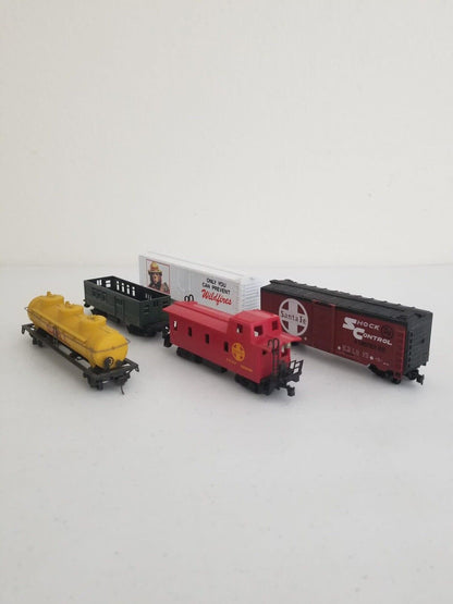 Vintage Collectible Model Train Car Lot - Santa Fe & Shell - Detailed Craftsmanship by Life-Like & Bachmann - TreasuTiques