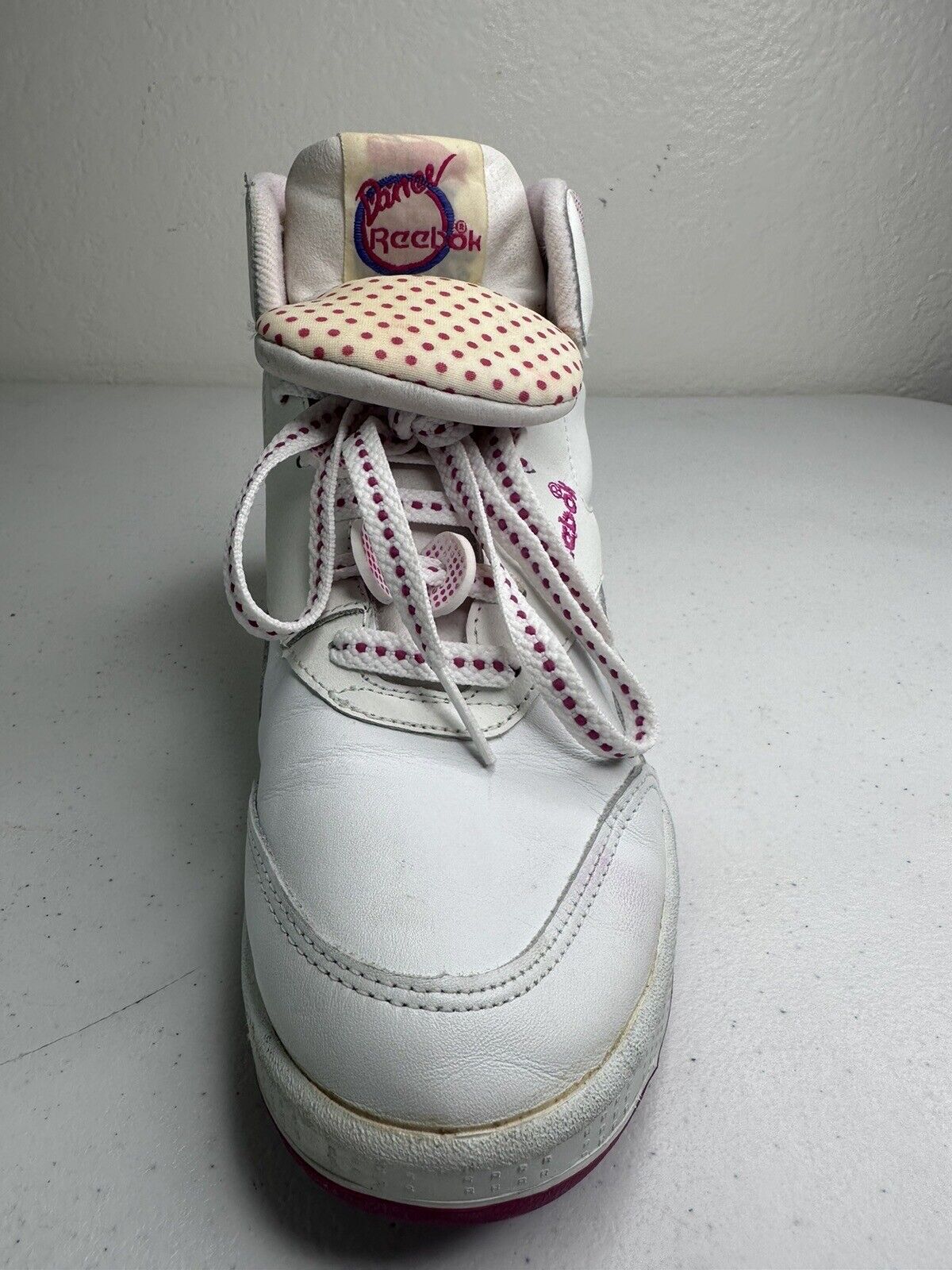 Vintage 1980s Reebok Freestyle Hi-top Dance Sneakers, Women's Size 5 - Iconic Pink & White Retro Athletic Shoes - TreasuTiques