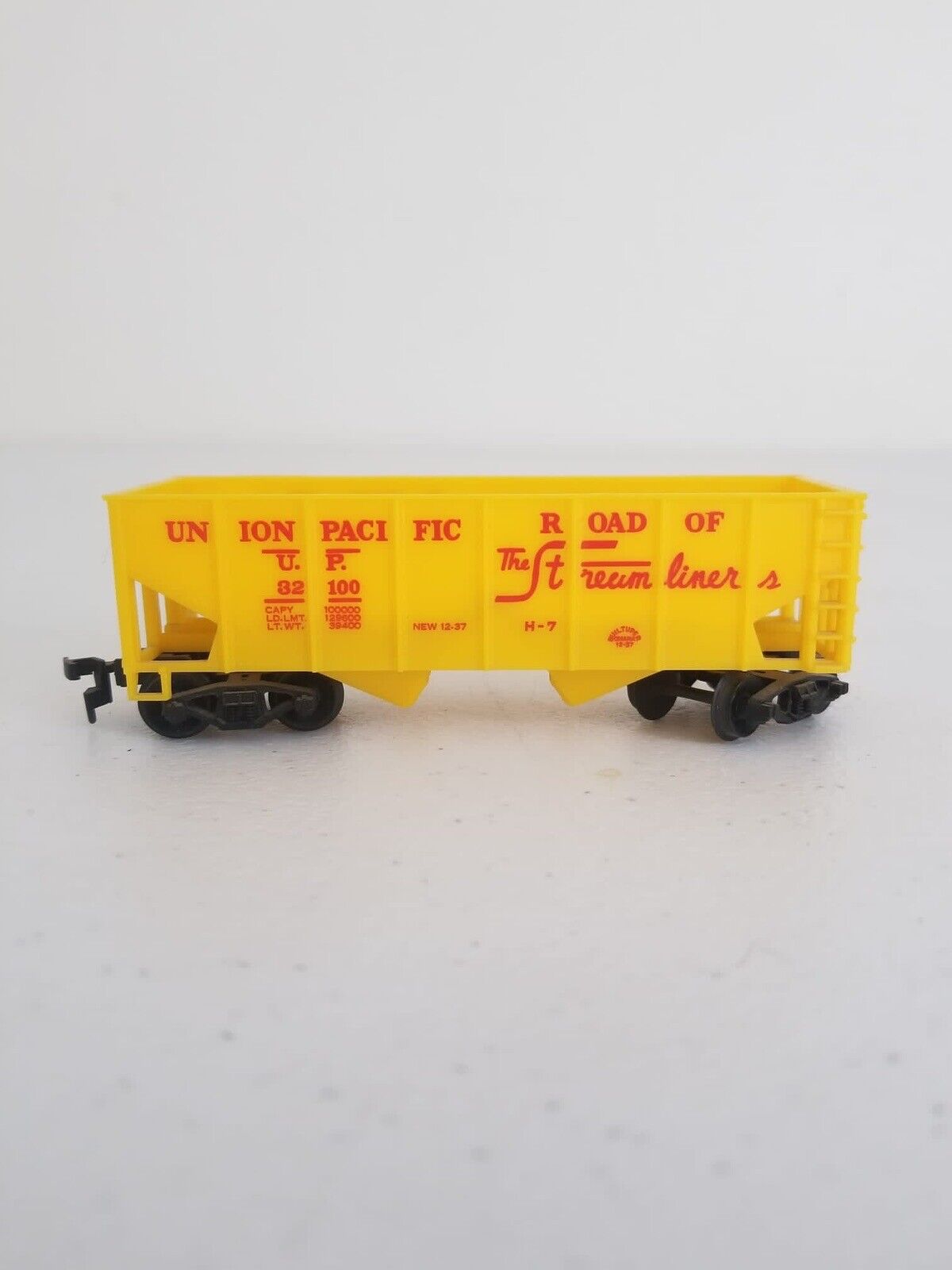 Vintage Train Car Lot: Snickers, Hormel, Southern Pacific - 6 Collectible Boxcars - TreasuTiques