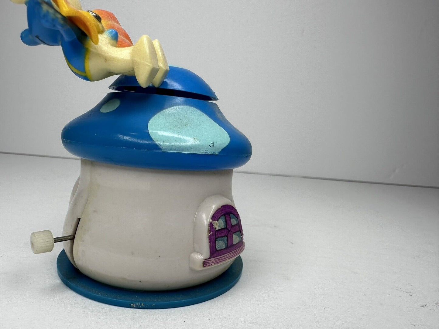 1982 Vintage Smurf Fun House Flying Vampire Wind-Up Toy - A Classic Collectible for Nostalgia Enthusiasts - TreasuTiques