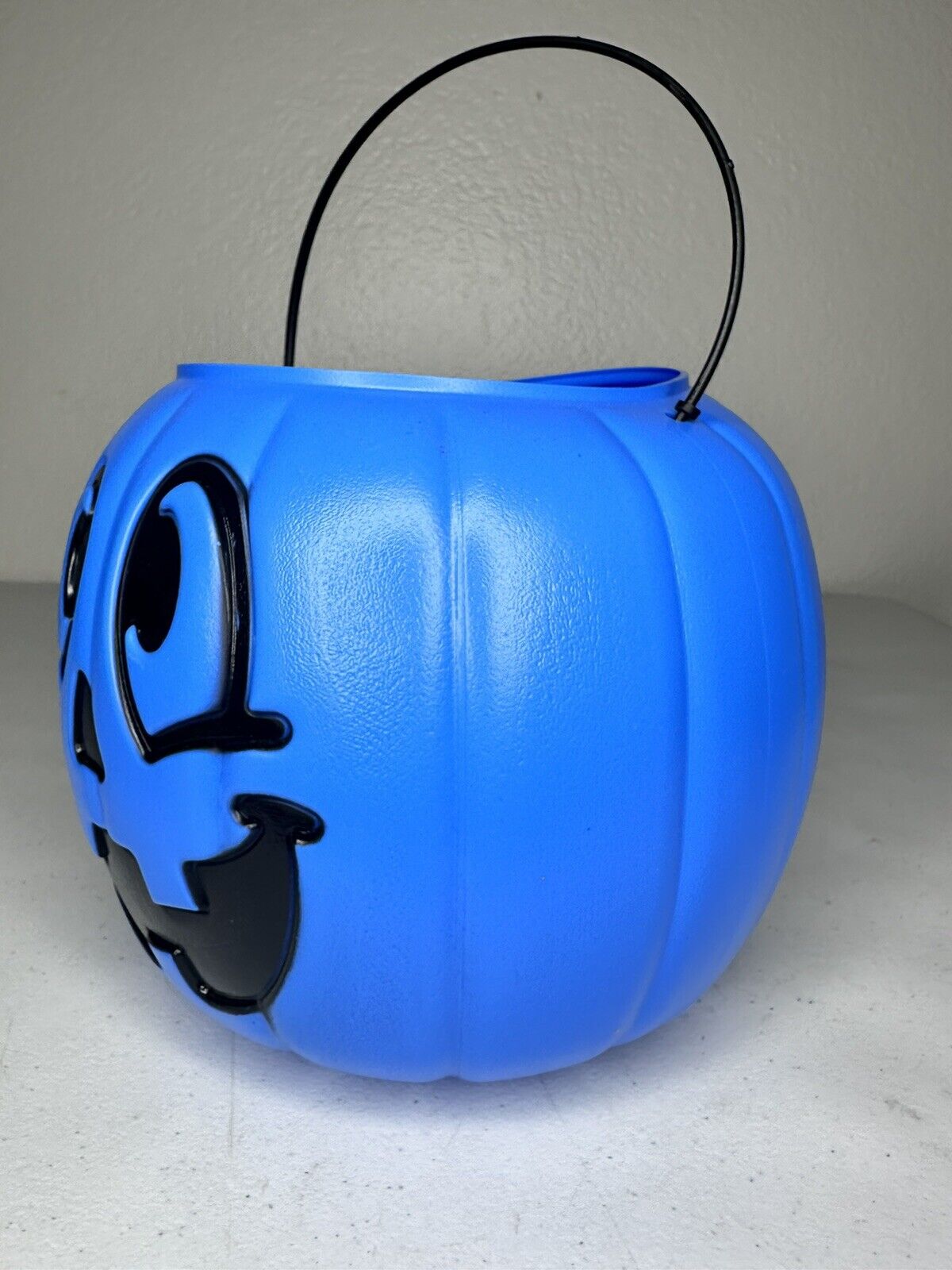 Collectible Blue Pumpkin Lantern – Vintage Halloween Decor, Festive Centerpiece, General Foam Plastics Norfolk VA - TreasuTiques