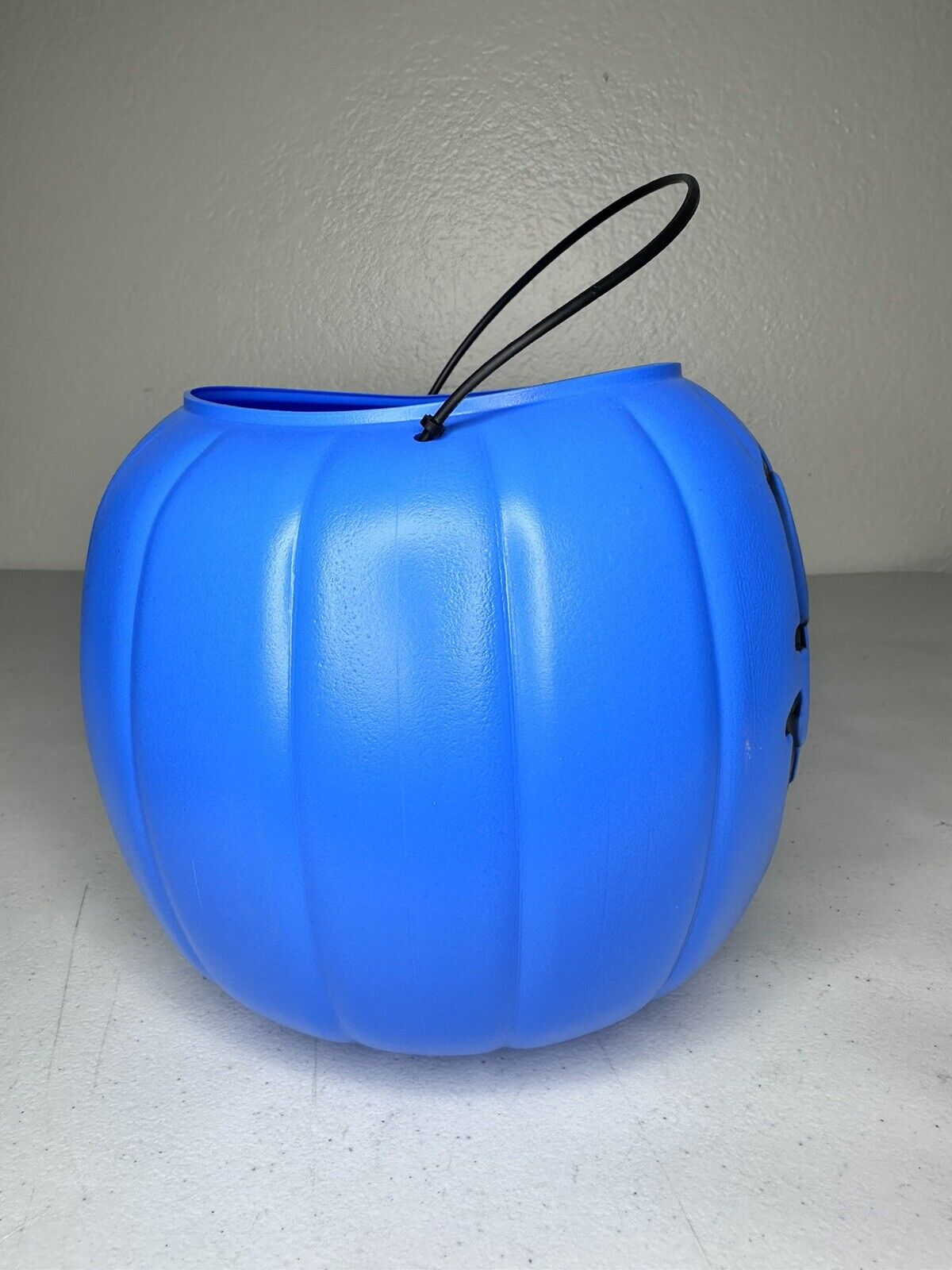 Collectible Blue Pumpkin Lantern – Vintage Halloween Decor, Festive Centerpiece, General Foam Plastics Norfolk VA - TreasuTiques