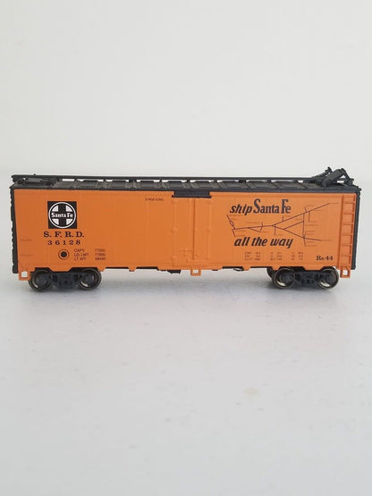 Authentic Bachmann Vintage Model Train Car Lot - Santa Fe Caboose, SP & NP Box Cars, Collectibles - TreasuTiques