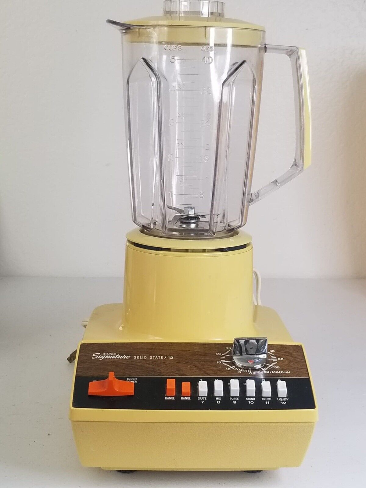 1970s Montgomery Ward Signature Solid State 12 Blender VNS 45804 - Vintage Yellow - TreasuTiques