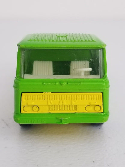 Matchbox Super Kings DAF Truck K-13/20 from 1971 - Vintage Classic Toy Vehicle with Original Green and Yellow Design - TreasuTiques