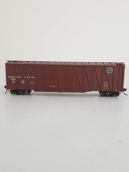 Authentic Bachmann Vintage Model Train Car Lot - Santa Fe Caboose, SP & NP Box Cars, Collectibles - TreasuTiques