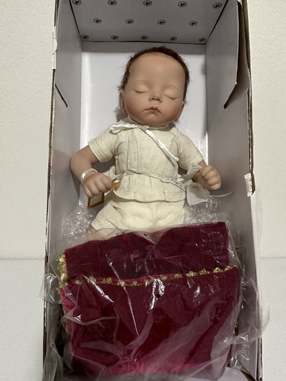 Ashton Drake Lifelike Jesus Birth Savior Doll by Diana Effner - Perfect Christmas Collectible - TreasuTiques