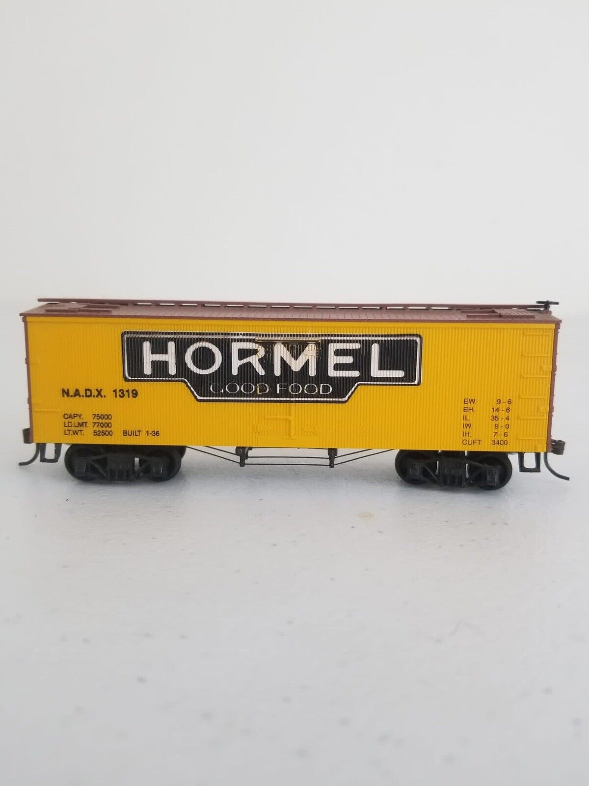 Vintage Train Car Lot: Snickers, Hormel, Southern Pacific - 6 Collectible Boxcars - TreasuTiques