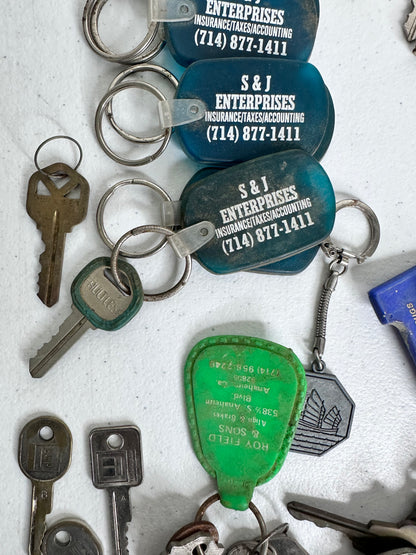 Diverse Collection of Vintage Keys - Ideal for Collectors and Crafts